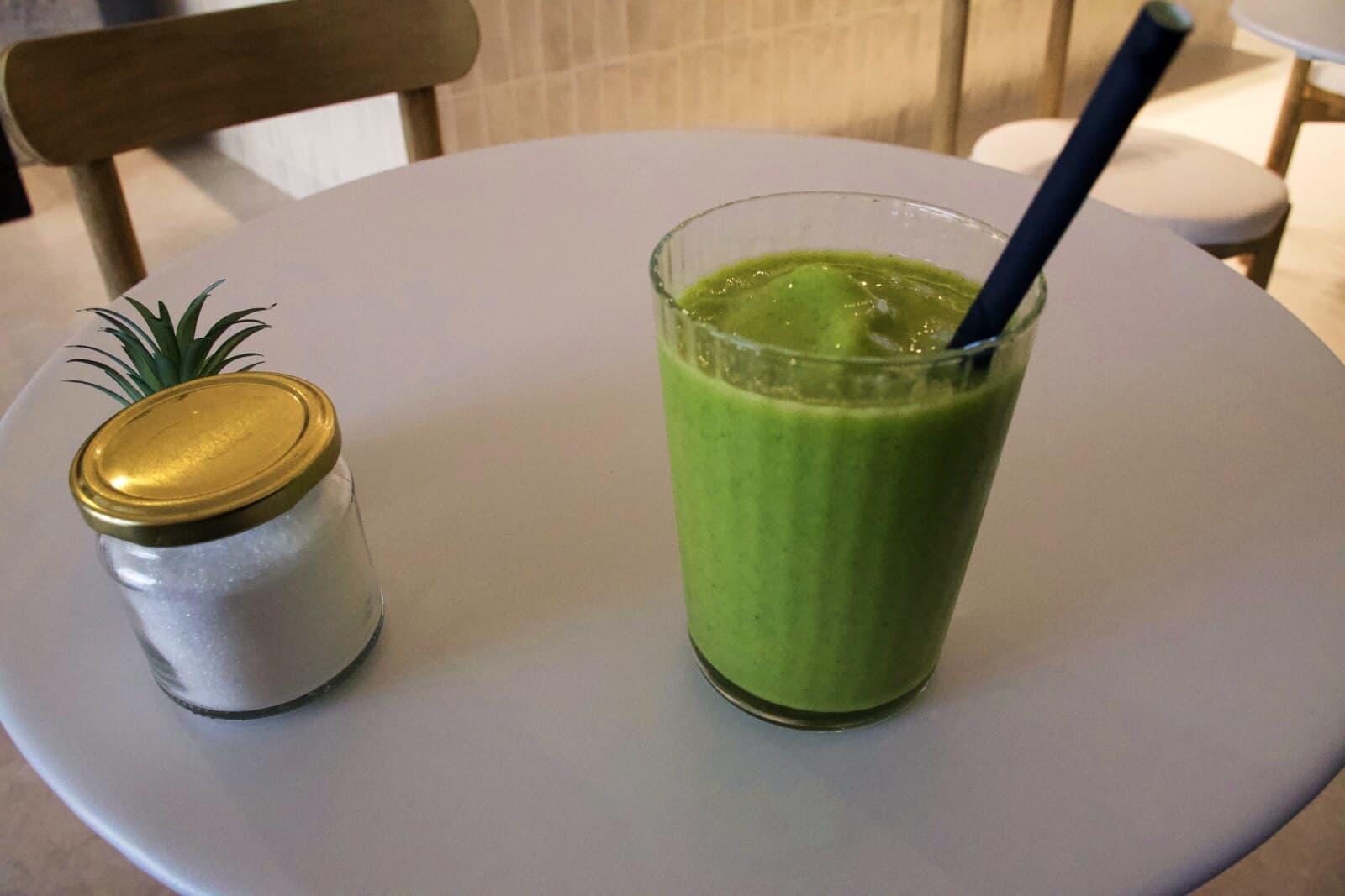 Smoothie Green mango en la terraza